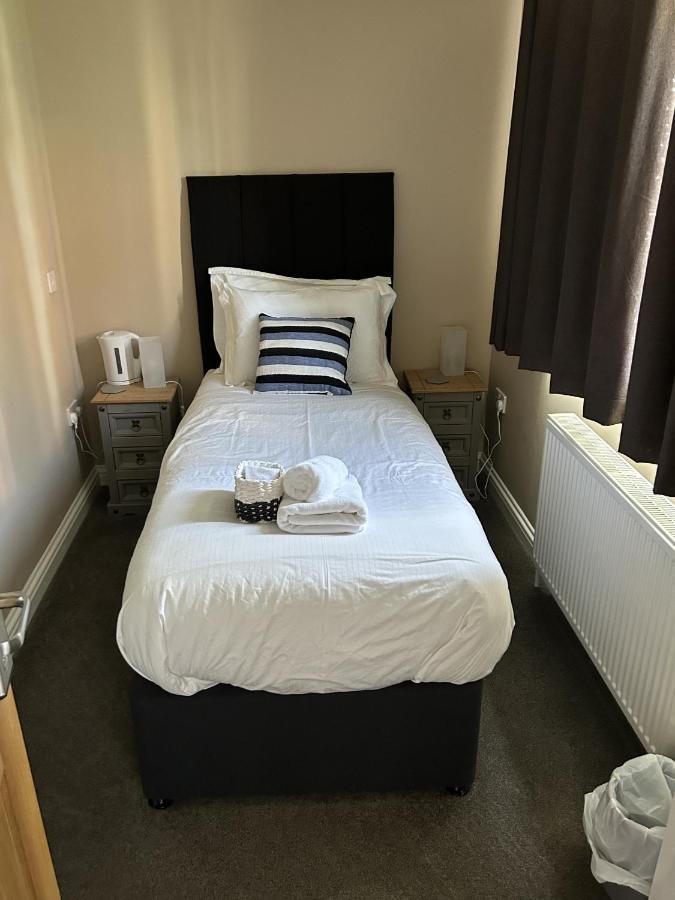 Highfield Coach House Hotel Lymington Bagian luar foto